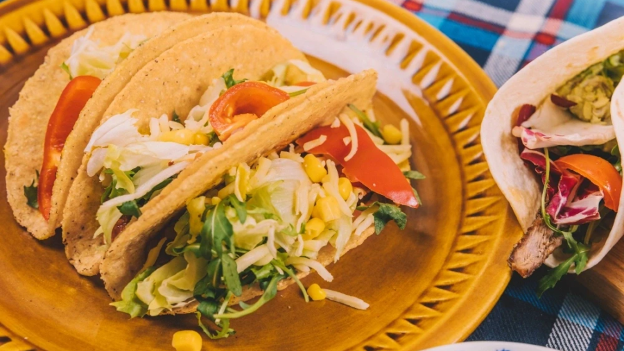 chicken-tinga-tostadas