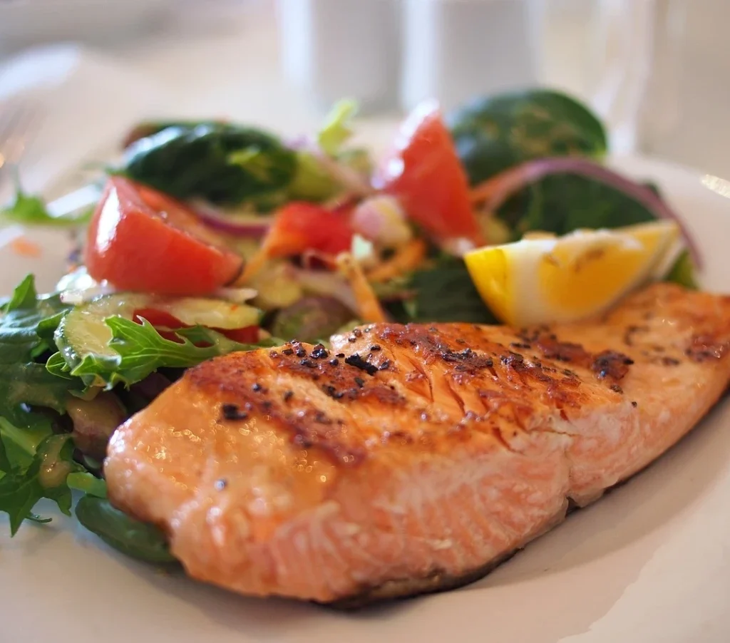 salmon-chimichurri-salad-bowl