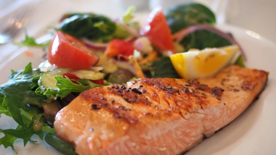 salmon-chimichurri-salad-bowl